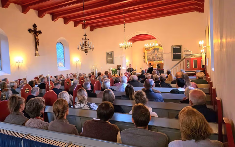 Billeder fra intim koncert med Mathilde Falch i Bejsnap Kirke