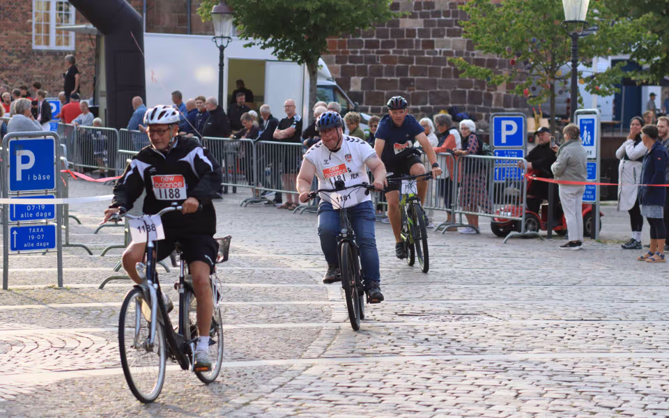 Sponsorløb skabte fest på torvet