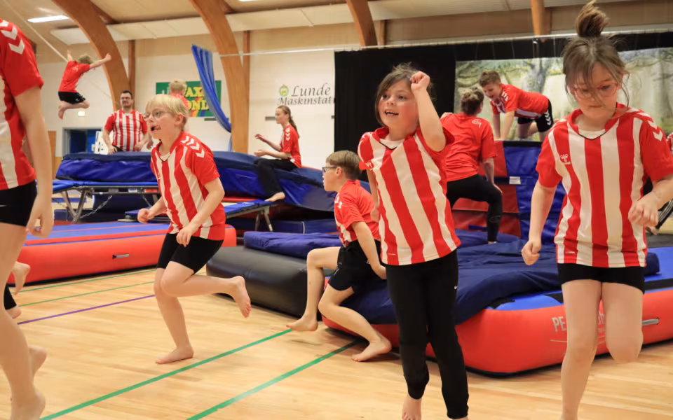 Forårsopvisning styrker integration i Outrup