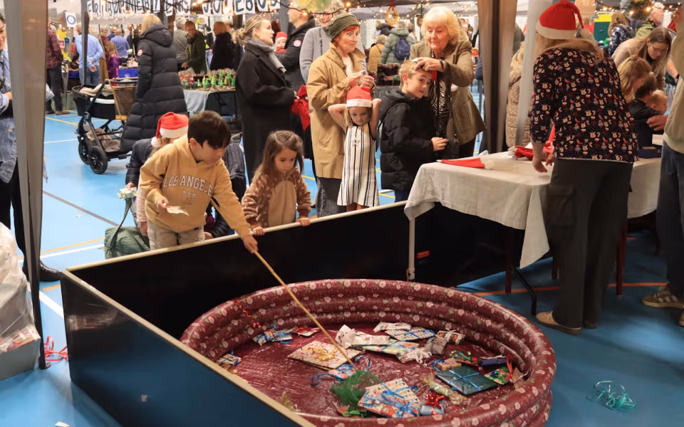 Julemarked samlede Billum i hallen