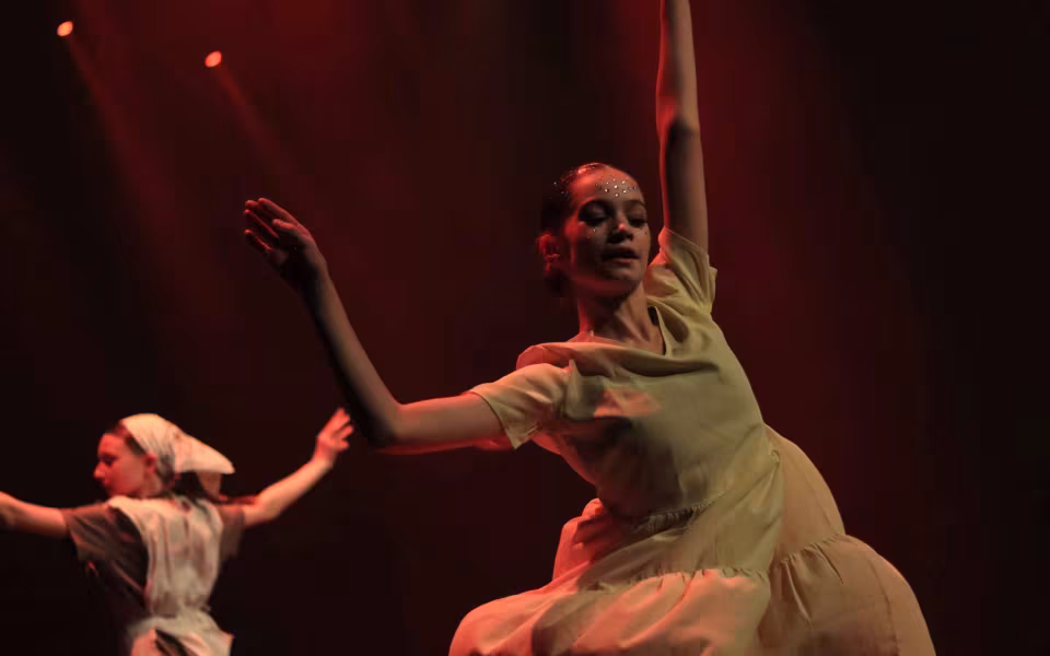 Dance Company Twenty Juleshow begejstrede 1200 publikummer