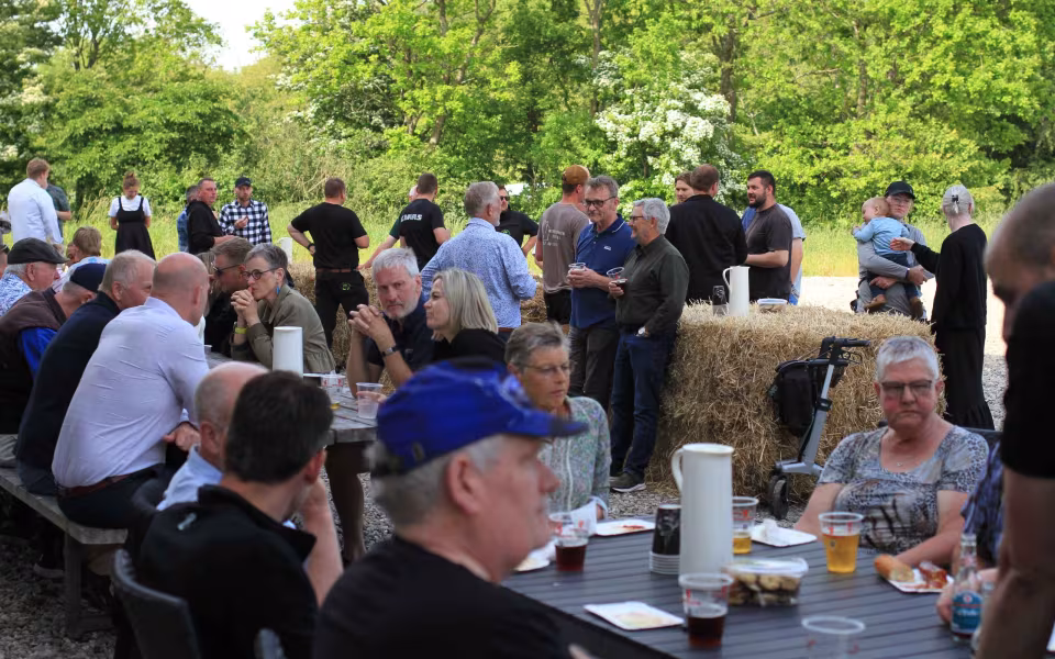 Sidste hilsen i stalden