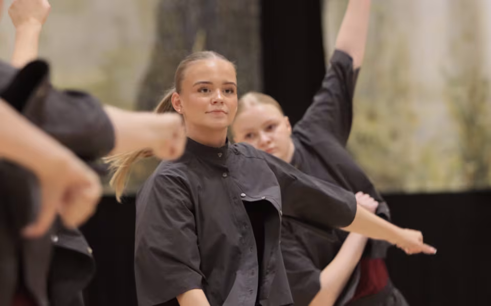 Forårsopvisning styrker integration i Outrup