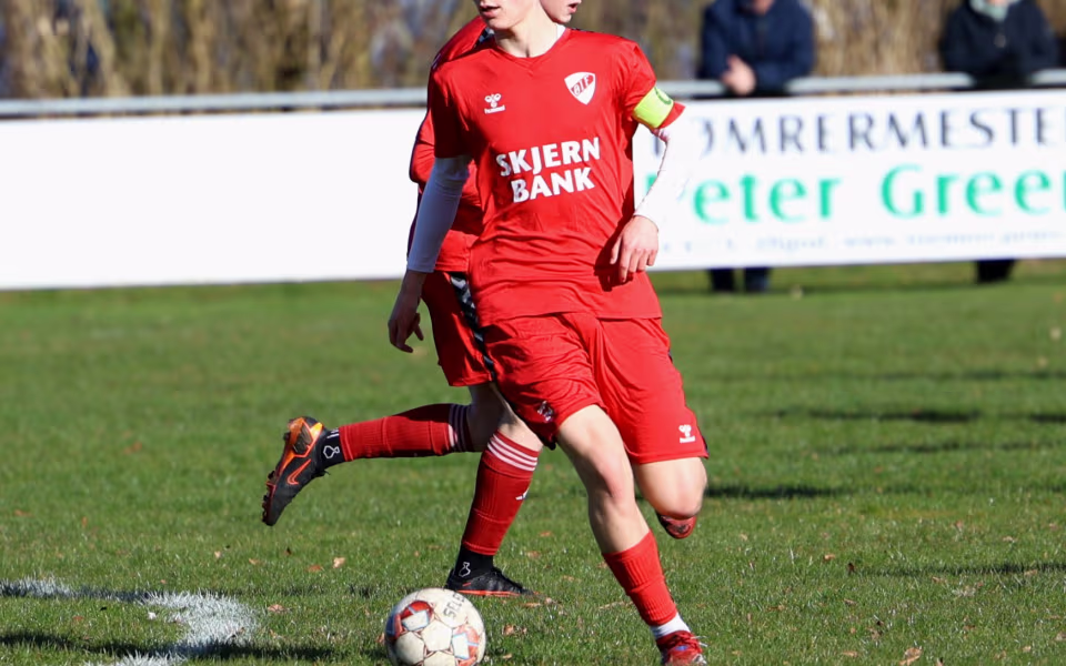 Fodbold Serie 3 herre Ølgod vandt hjemme 4-3 over HTS - Se billeder fra kampen.
