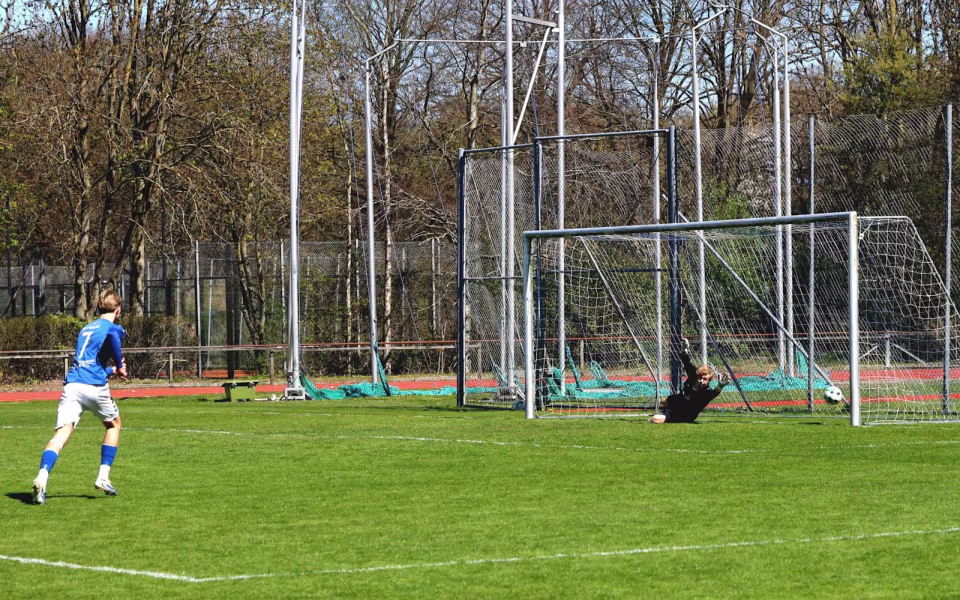 Serie 1 fodbold - HTS blev matchet hårdt i Haderslev