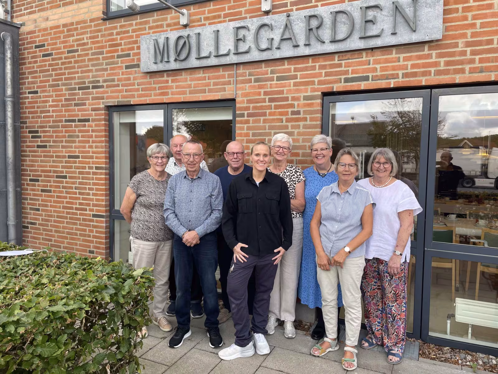 Fra venstre ses, Inge Marie Lund, Verner Krogh Nielsen, Henning Andersen, Hans Peter Astrup, Kristina Lykke Haagensen, Thea Schmidt, Annelise Ene Kirstine Jensen, Ingrid Lauridsen, Rigmor Jensen