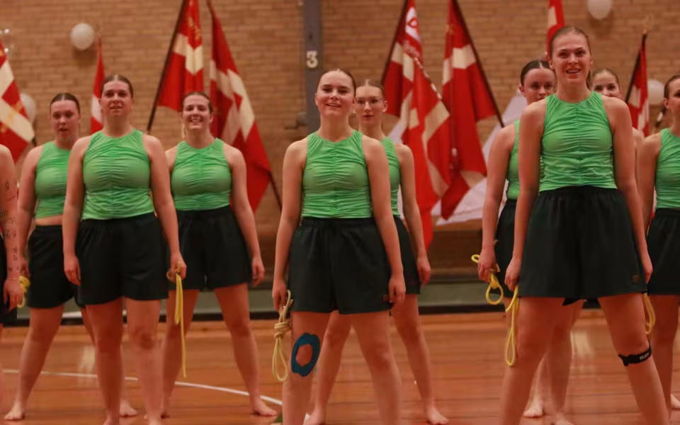 Seniorer fejrer gymnastik og fællesskab