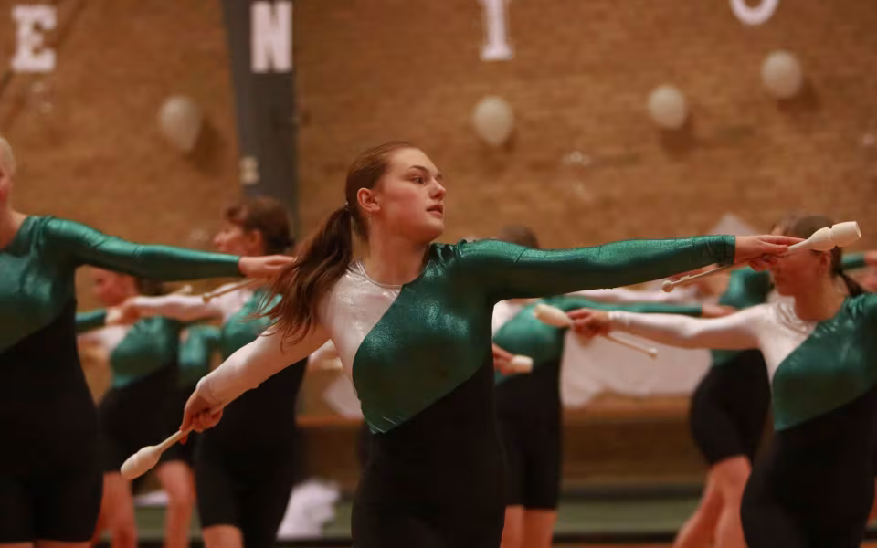 Seniorer fejrer gymnastik og fællesskab