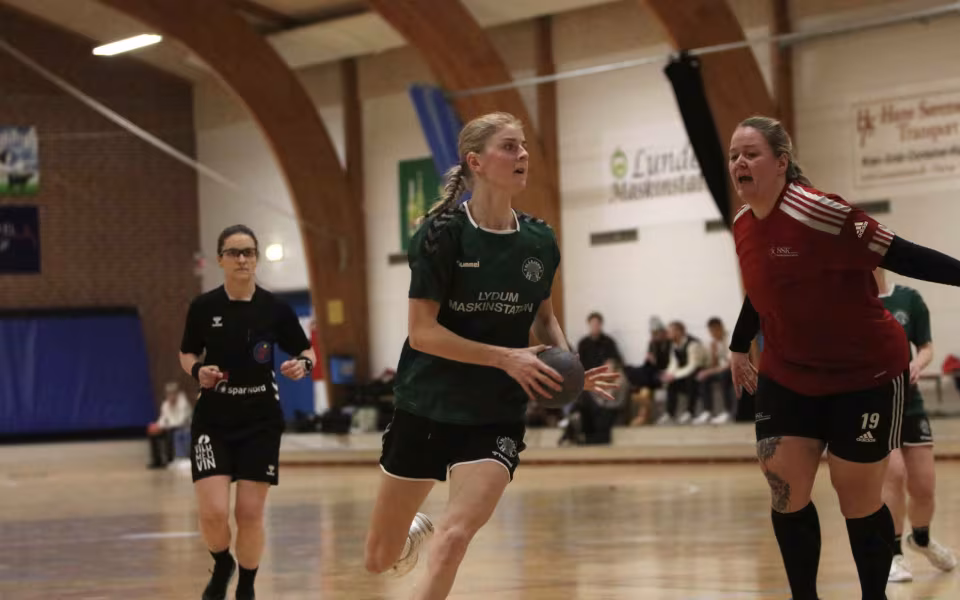 Blåbjerg HK Serie 2 damer triumferer med sejr