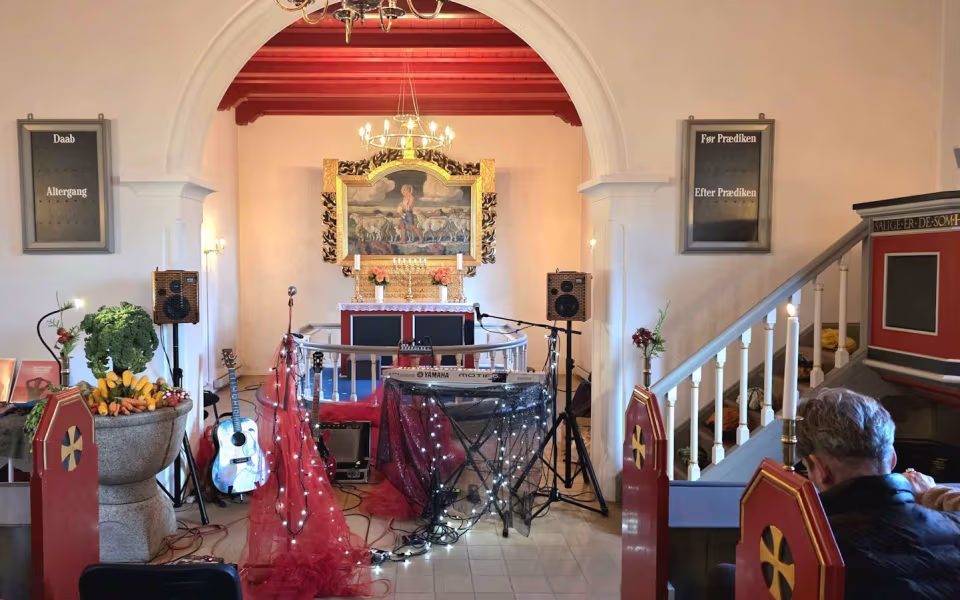 Billeder fra intim koncert med Mathilde Falch i Bejsnap Kirke