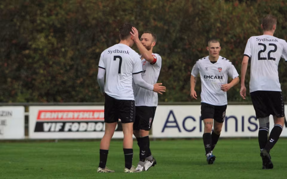 Varde redder point i overtiden