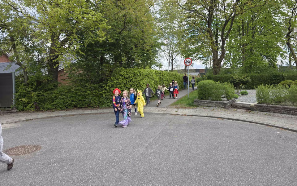 Stor deltagelse til Tistrup Screaming Carneval på torvet - Se de mange billeder