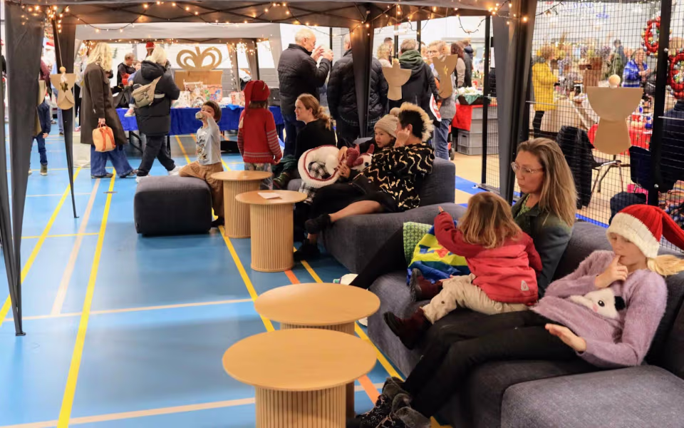 Julemarked samlede Billum i hallen