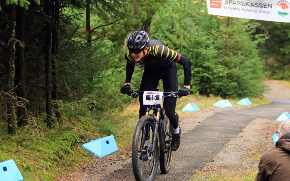 Mountainbike ryttere imponerede trods vådt vejr