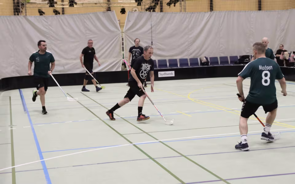 Varde-mesterskab i floorball afholdt