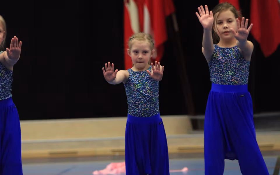 Mini Dancers Fra Outrup Strålede
