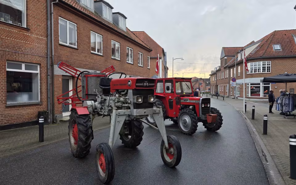 Regnen stoppede ikke sensommerens Late Night i Ølgod - Se billeder