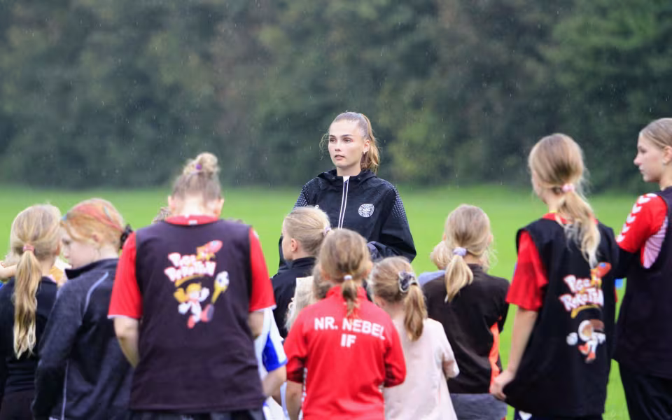 Pigeraketten landede  i Outrup Boldklub