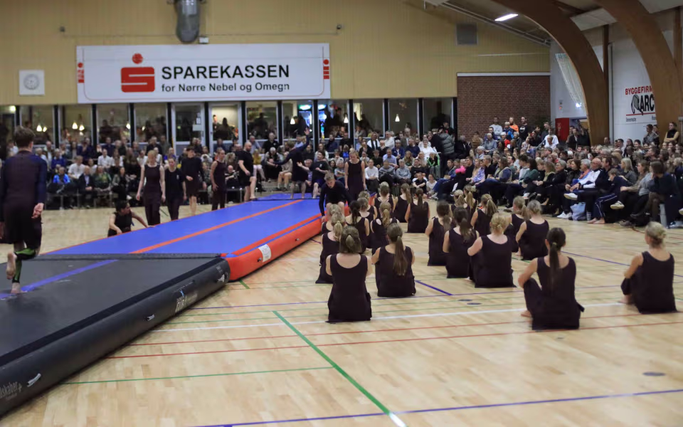 Julegymnastik samler fuldt hus