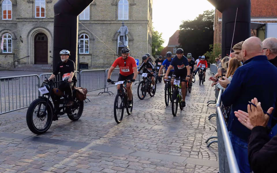 Sponsorløb skabte fest på torvet