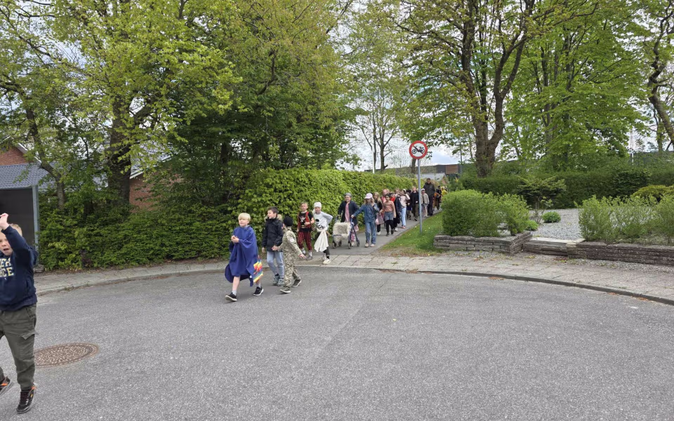 Stor deltagelse til Tistrup Screaming Carneval på torvet - Se de mange billeder