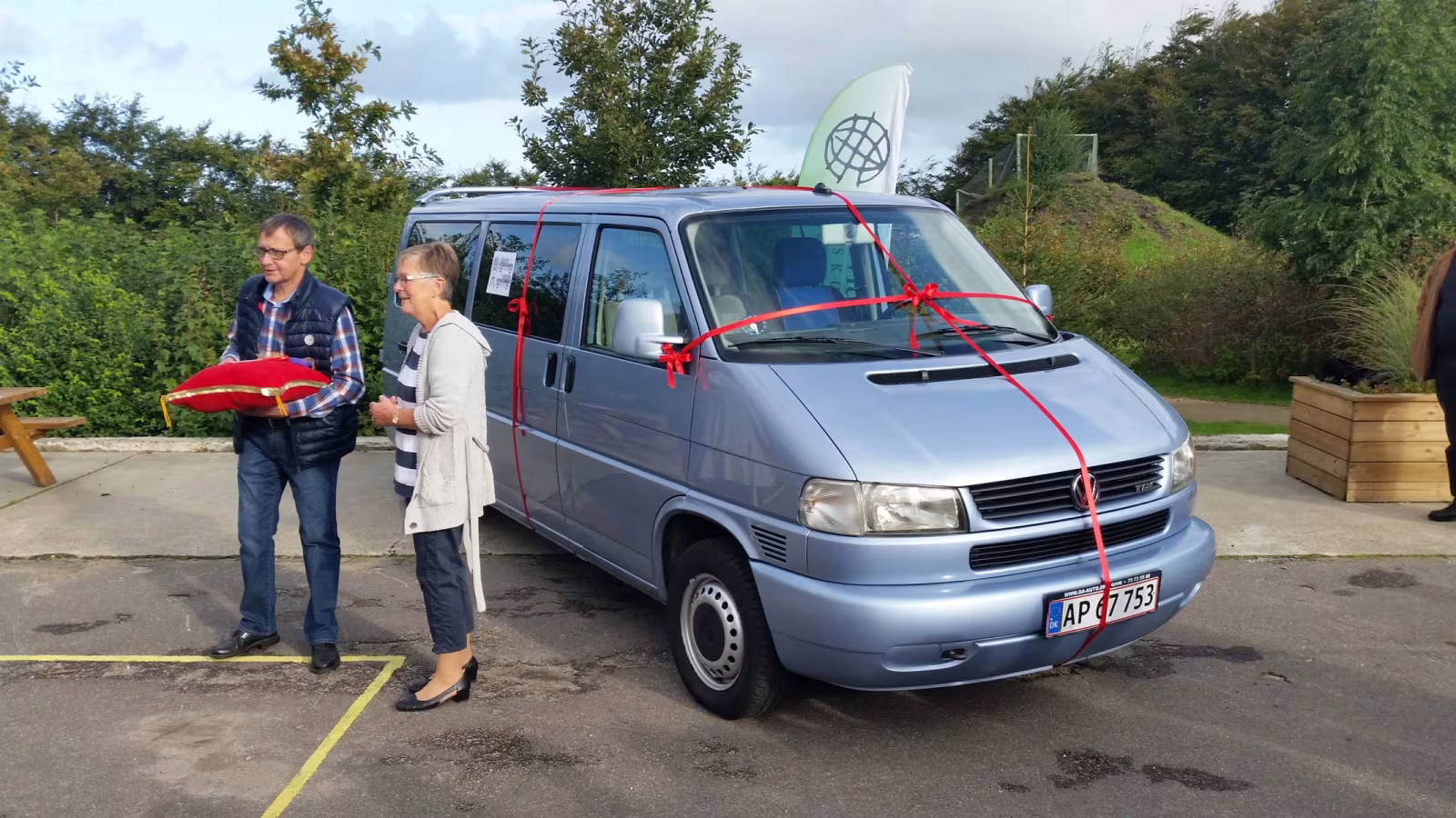 Ny minibus til Skovlund Friskole fra støtteforeningen