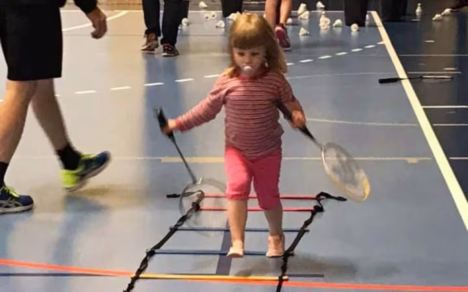 Det skal være sjovt at spille badminton uanset alder