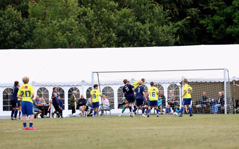 HTS-serie 1 åbner efterårssæsonen med fortjent 3-0-sejr - Se filmklip fra kampen