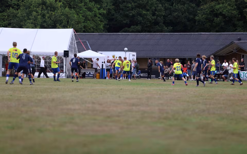 HTS-serie 1 åbner efterårssæsonen med fortjent 3-0-sejr - Se filmklip fra kampen