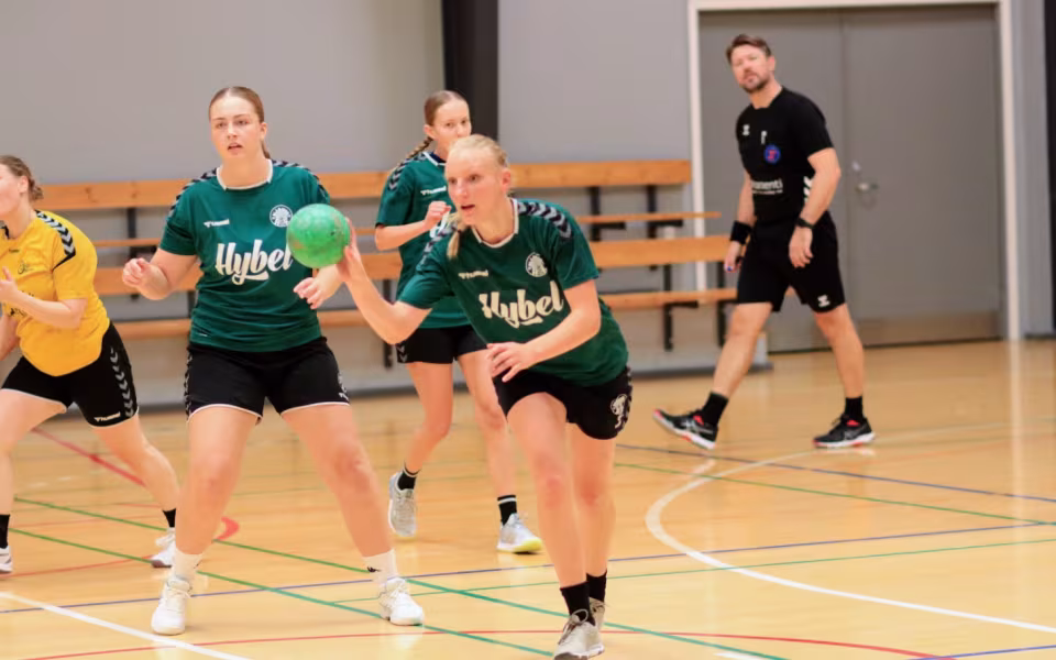 Begge Blåbjerg Hold Led Nederlag