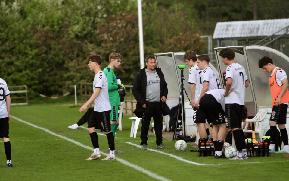 U19 vinder dramatisk lokalopgør