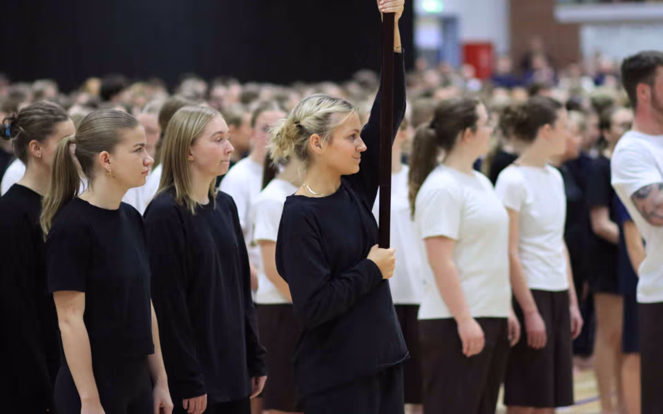 Julegymnastik samler fuldt hus