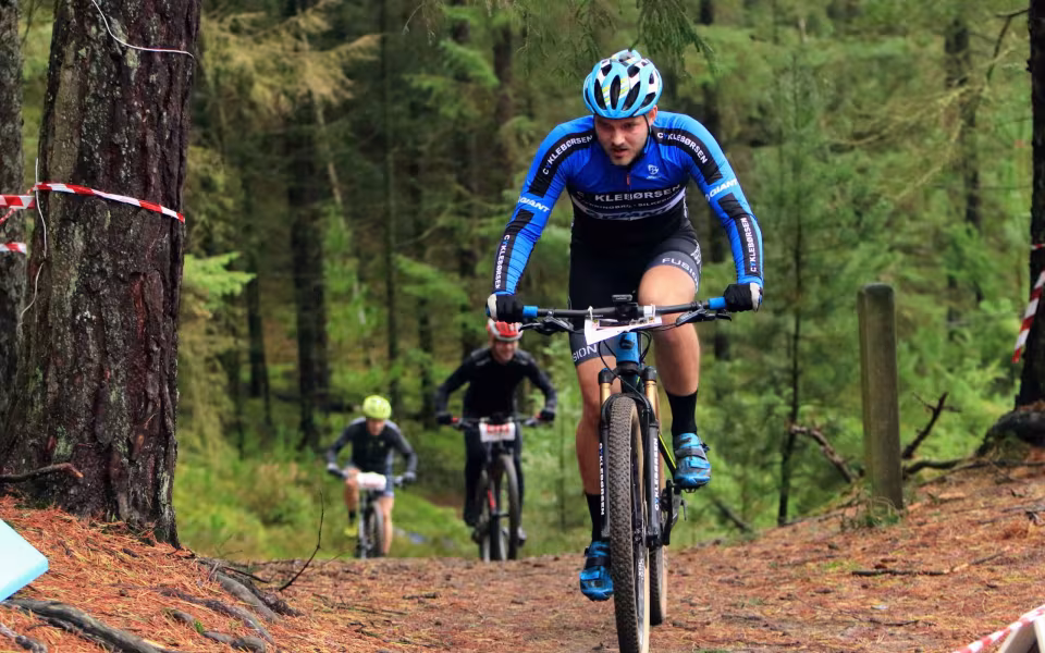 Mountainbike ryttere imponerede trods vådt vejr