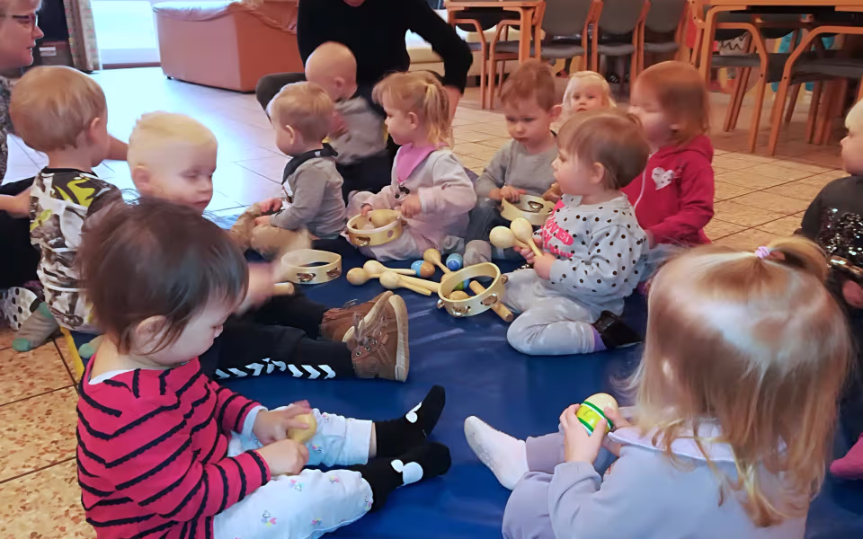Musik og kreativitet i børnehaven, dagplejen og skolen