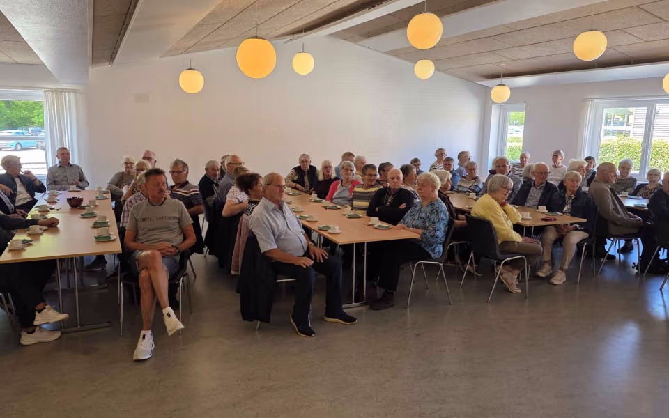 Hyldest til John Mogensen og Bjarne Liller samlede 60 deltagere i Ølgod Hallen