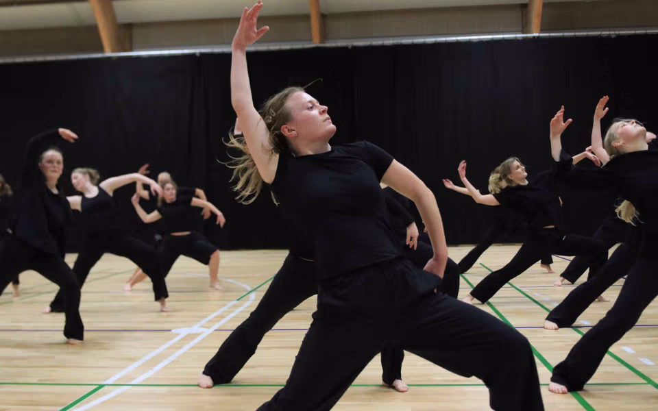 Julegymnastik samler fuldt hus