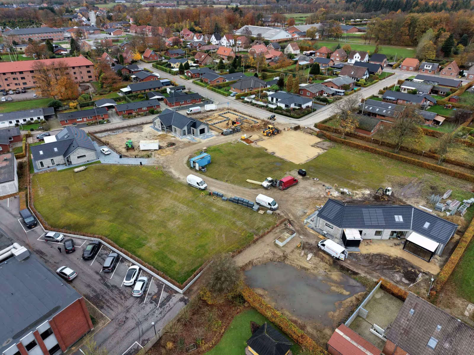 Ahornparken Ølgod den 5. november 2025. Der er gang i byggeriet.   