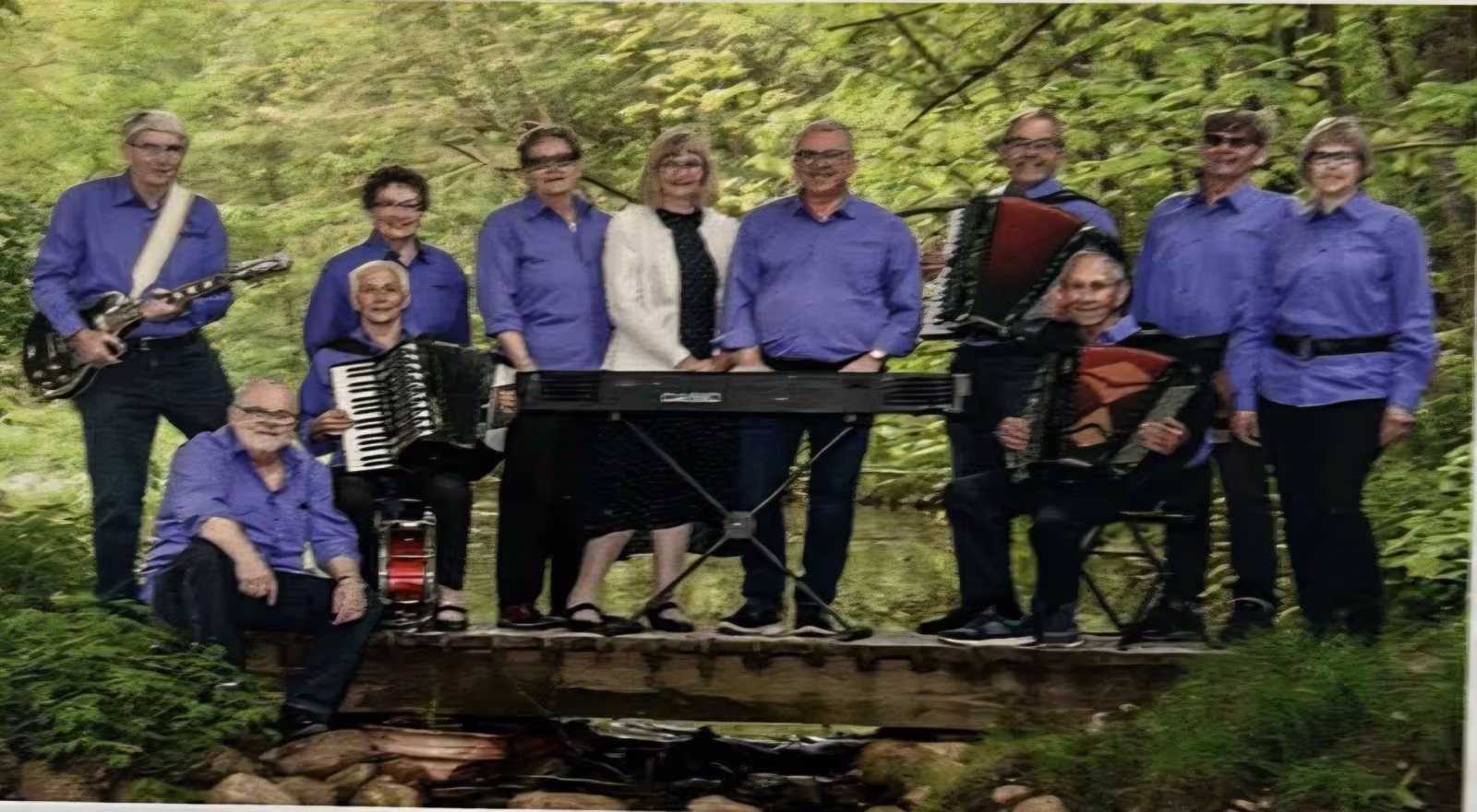 FÆLLESSANG, MUSIK OG DANS i Strellev