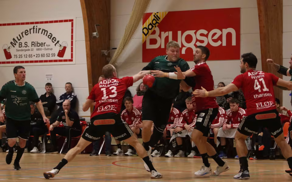 Blåbjerg HK  fejrer håndboldfest trods nederlag