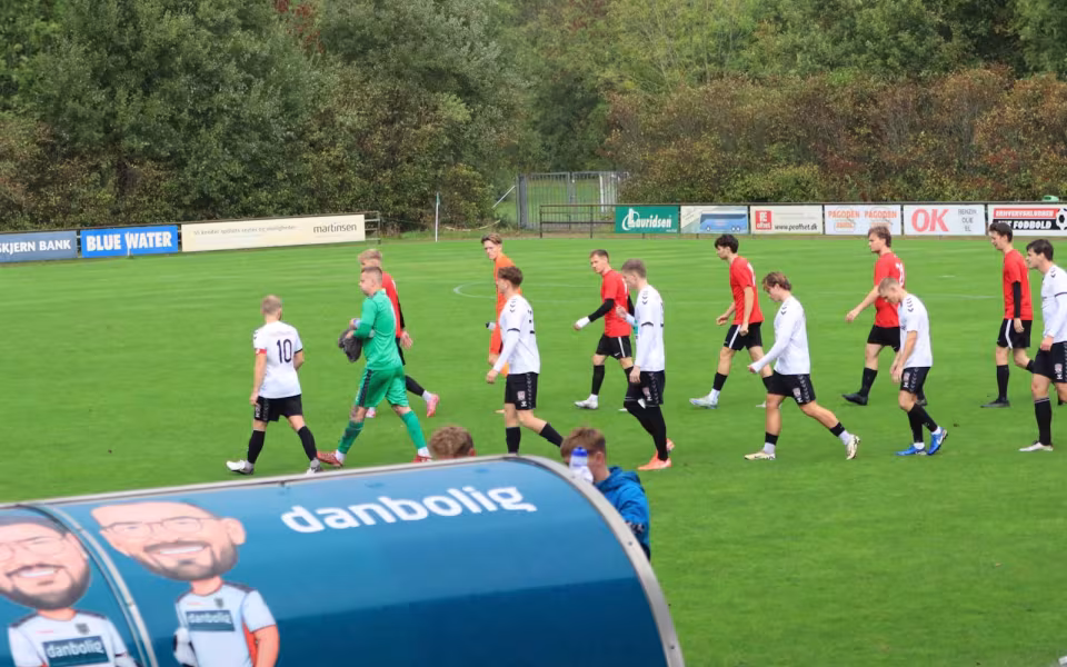 Varde redder point i overtiden