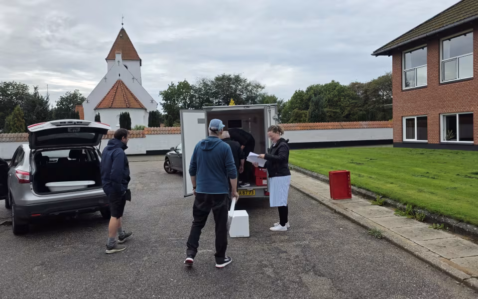 Kødsalg giver 6.000 kroner til Skovlund Friskoles elever.