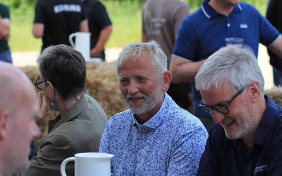 Sidste hilsen i stalden