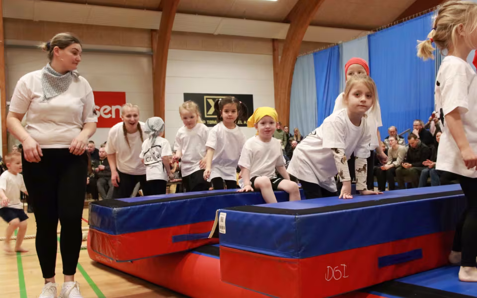 Forårsstemning i Outrup med GUB Gymnastik