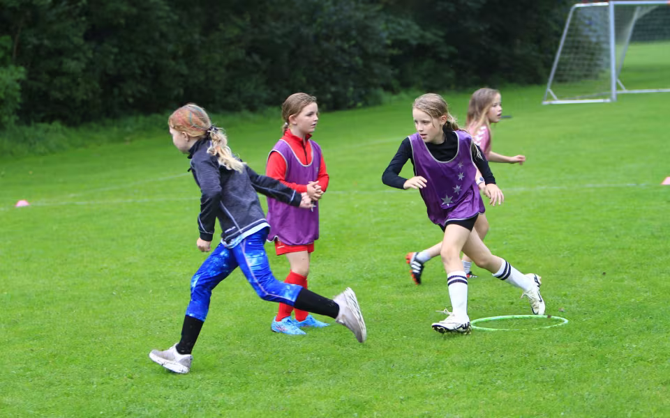 Pigeraketten landede  i Outrup Boldklub