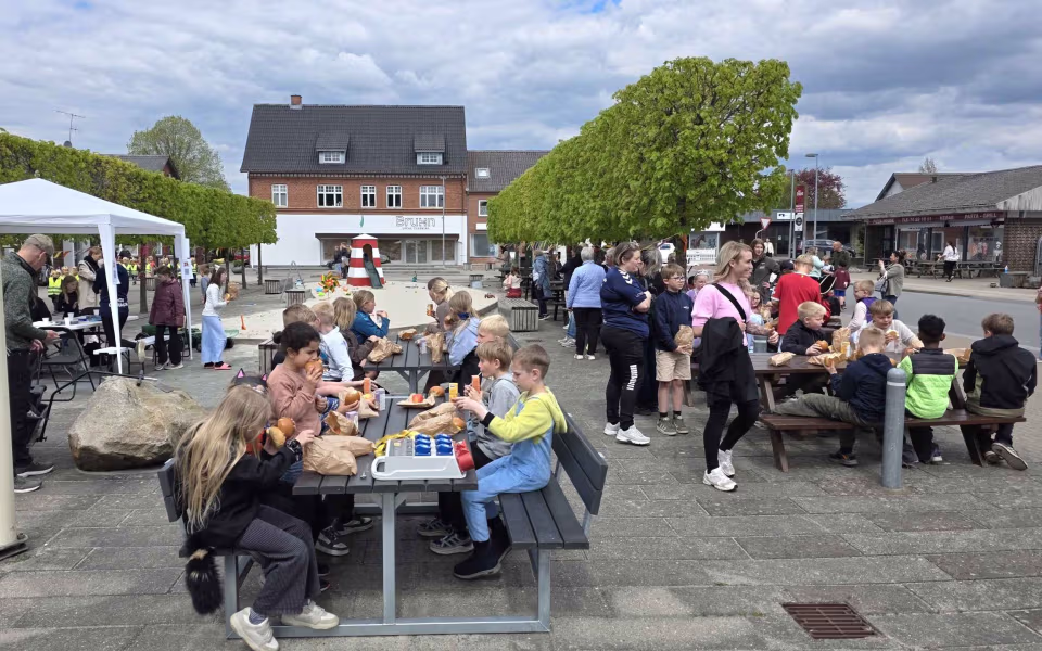 Stor deltagelse til Tistrup Screaming Carneval på torvet - Se de mange billeder