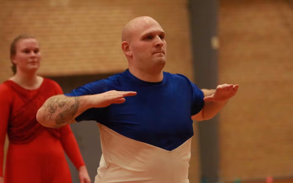 Seniorer fejrer gymnastik og fællesskab