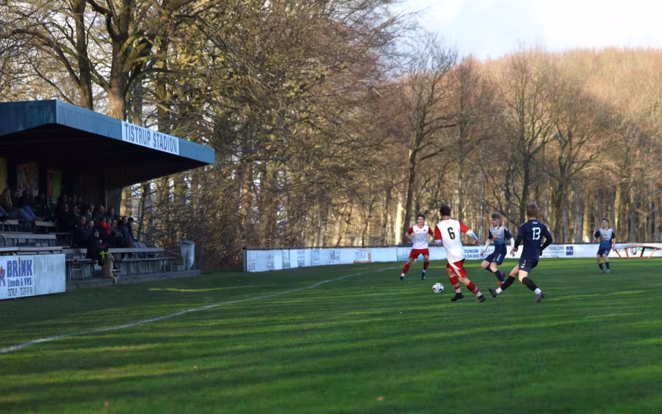 HTS U19 vinder 5-1 over SGI. Se de mange billeder.