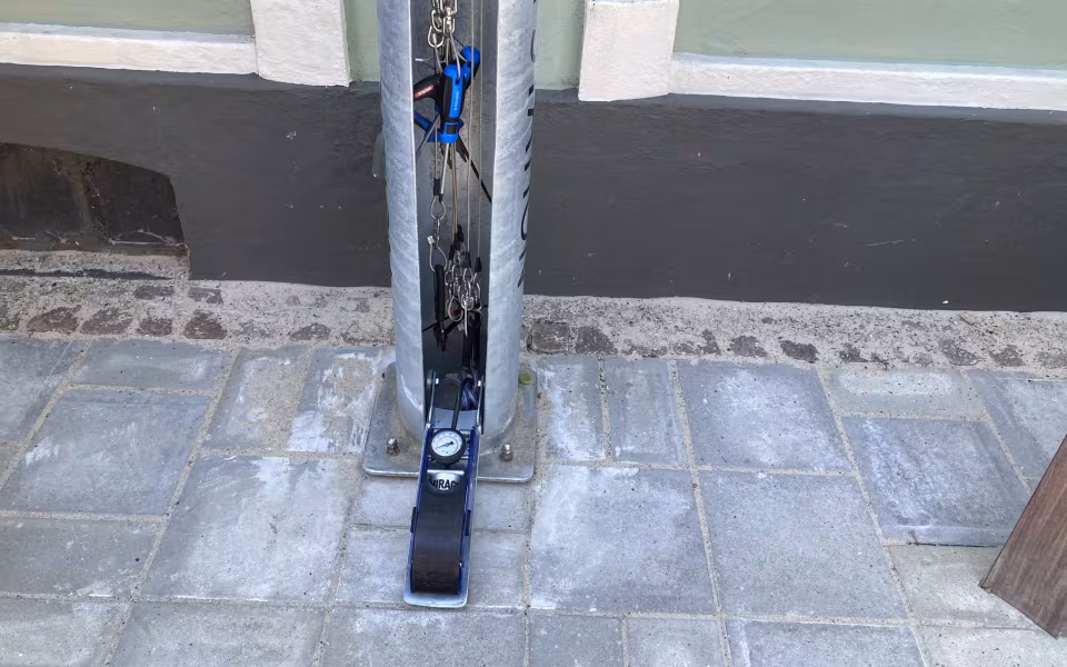 Elcykel-Ladestander også til el-knallert
