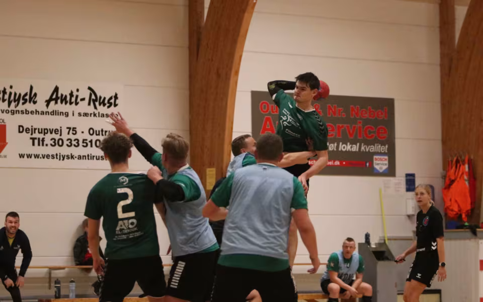 Blåbjerg HK Serie 2  triumferer i topkamp