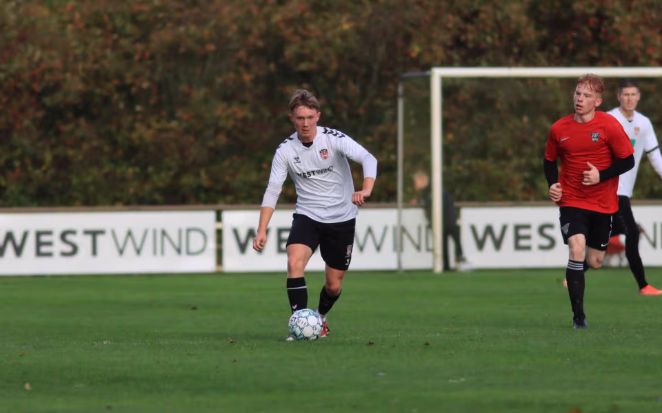 Varde redder point i overtiden